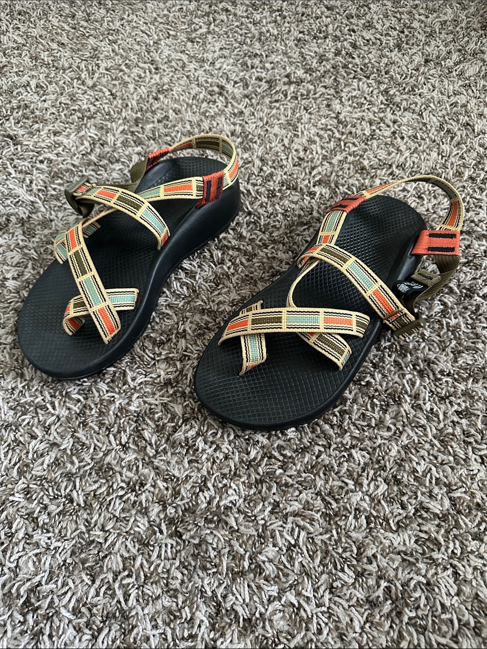 Men’s Chaco multi-colored sandles with toe strap